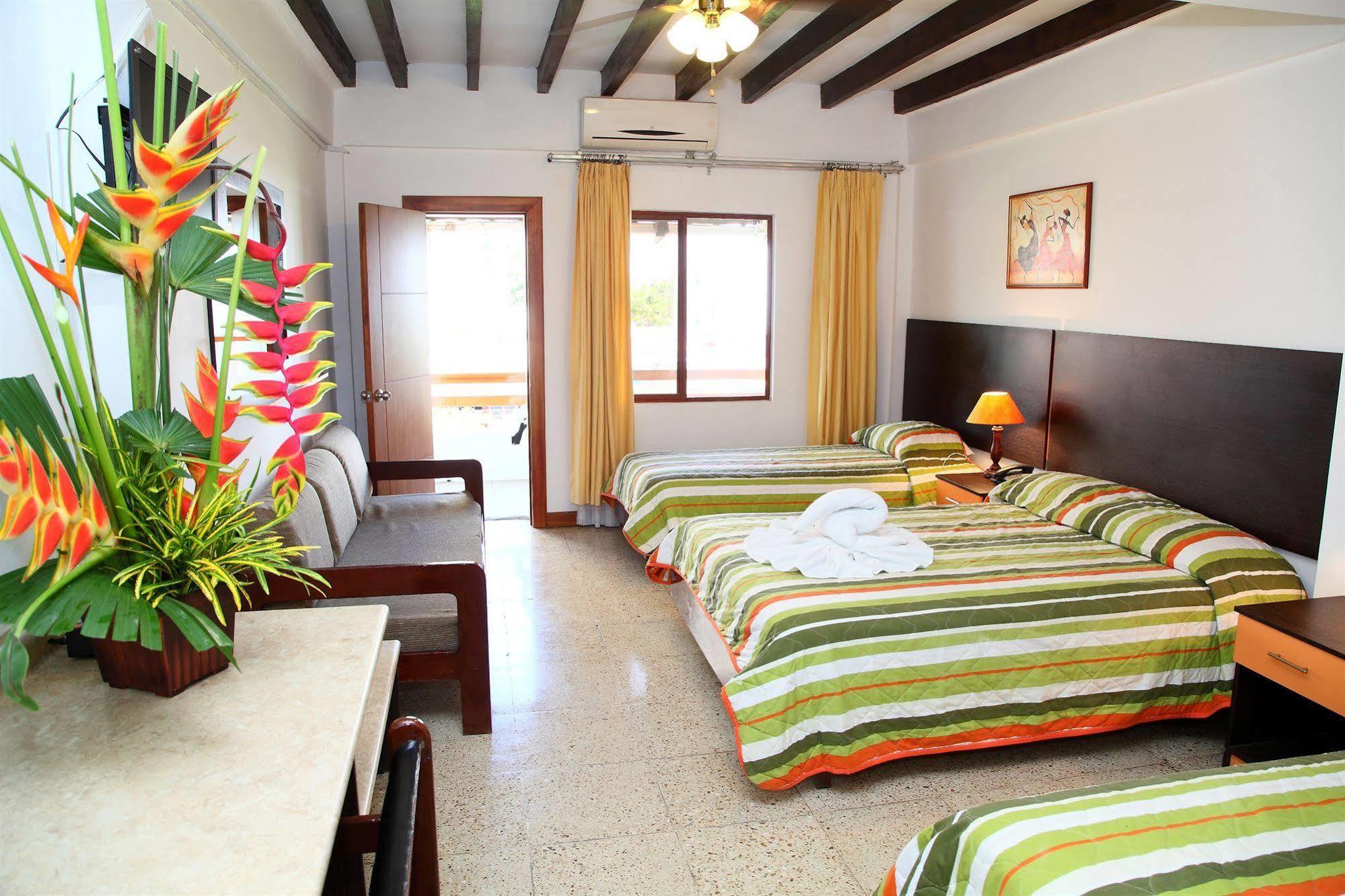 Hotel Puerto Ballesta Tonsupa Dış mekan fotoğraf
